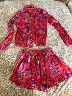 Boohoo Red & Pink Paisley Elastic-Waist Short Set